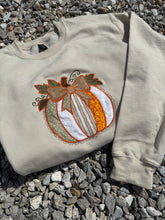Load image into Gallery viewer, Patchy Pumpkin Emb Pullover
