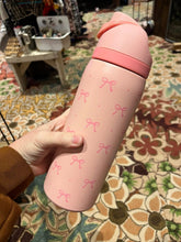 Load image into Gallery viewer, Owala
