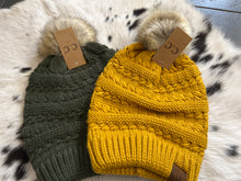 Load image into Gallery viewer, CC Slouch Beanie
