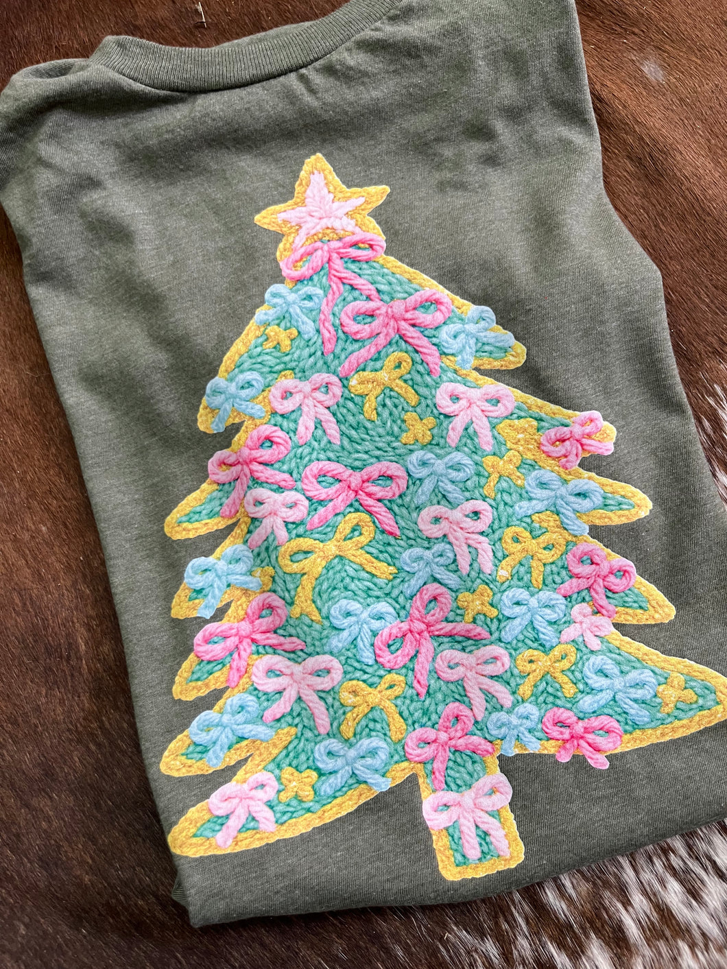 Yarn Bow Tree Tee