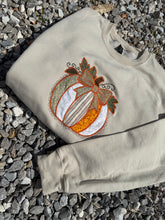 Load image into Gallery viewer, Patchy Pumpkin Emb Pullover
