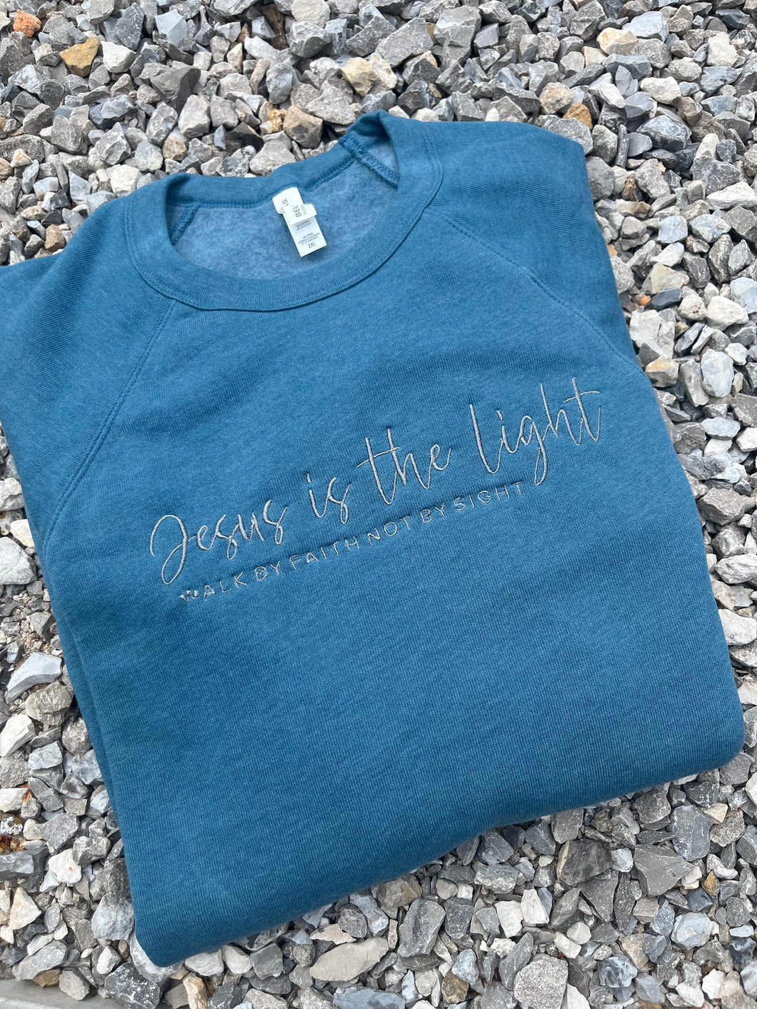 Jesus Light Embroiderd Pullover