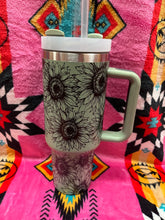 Load image into Gallery viewer, Sunflower 40 Oz Tumbler
